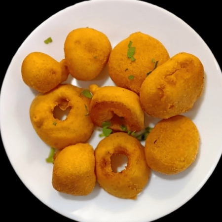 Mix Veg Pakora - Warzywa w chrupiącym cieście z ciecierzycy