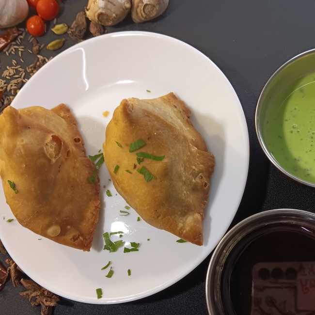 Samosa wegetariańska 2 szt